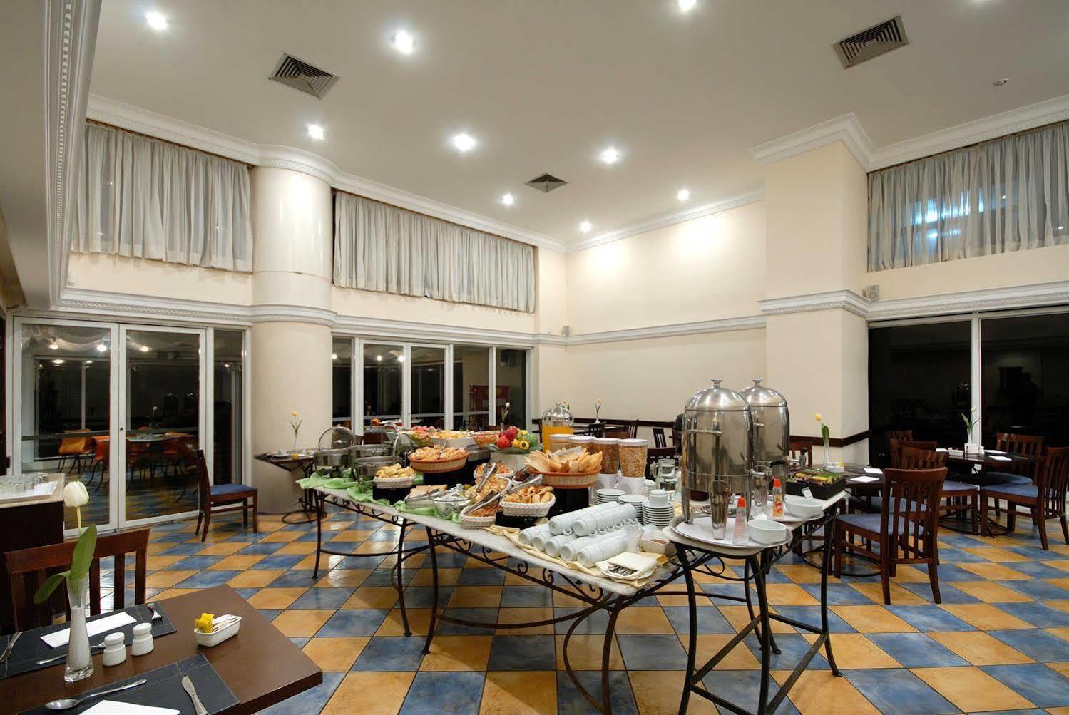Intercity Interative Sao Paulo Jardins 餐厅 照片